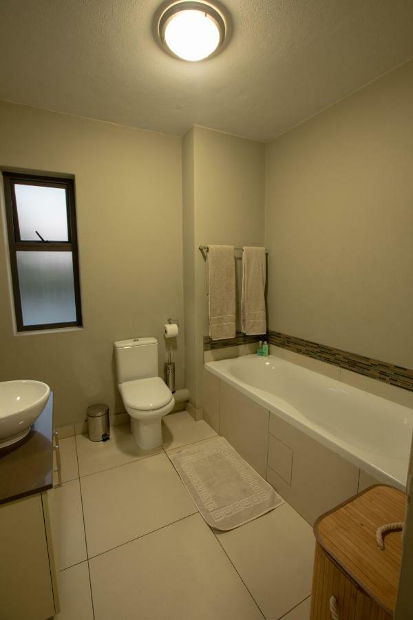 The Hub Apartments Johannesburg Exterior photo